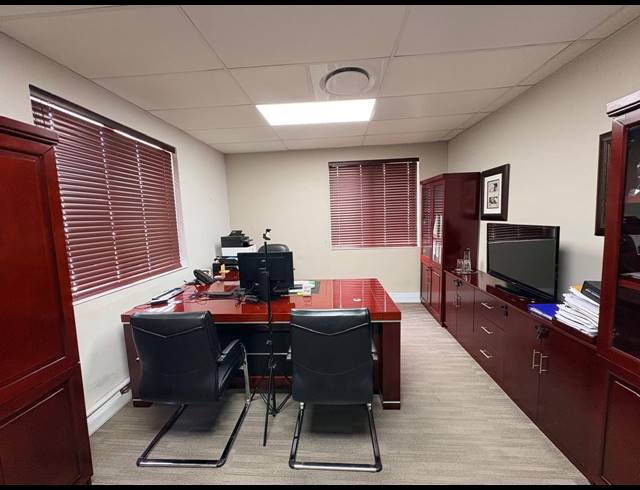 590M² OFFICE FOR SALE IN MIDRIDGE PARK